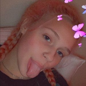 Meet your Posher, Daisey